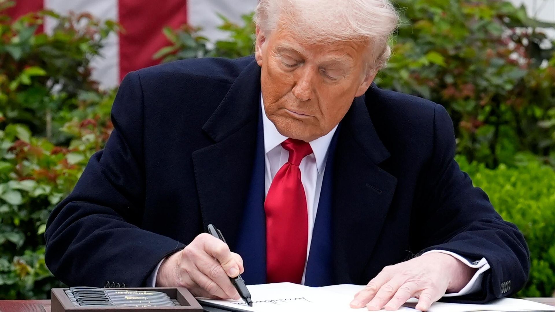 Президент США Трамп объявил о введении пошлин на продукцию других стран Президент США Трамп объявил о введении пошлин на продукцию других стран - РИА Новости, 1920, 05.04.2025
