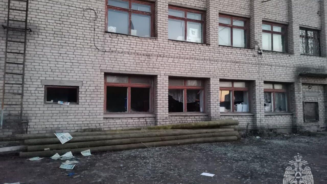 Последствия взрыва газовоздушной смеси в офисном здании в городе Перевоз Нижегородской области - РИА Новости, 1920, 02.04.2025