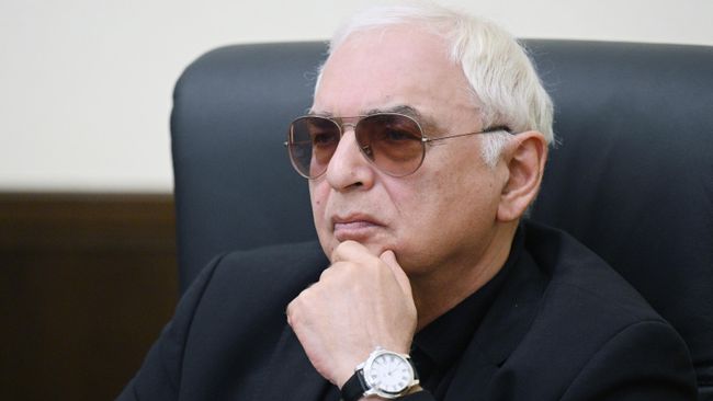 Карен Шахназаров