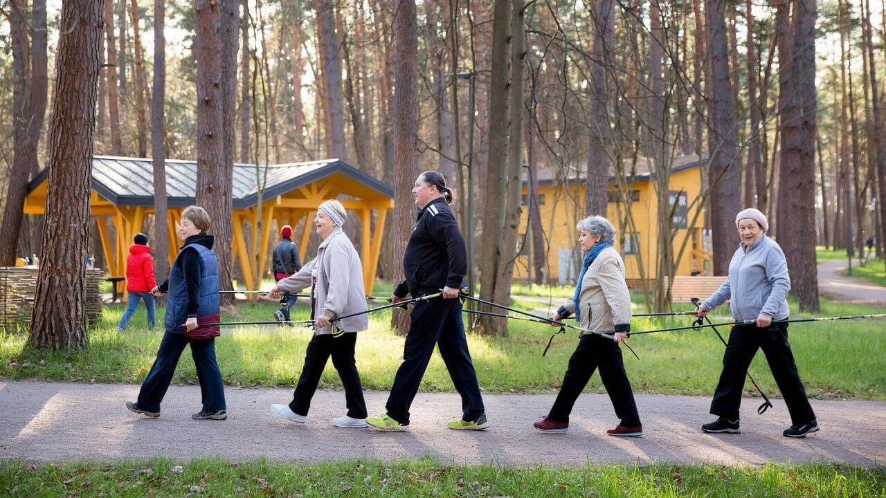 Всемирный день здоровья в парках Подмосковья Всемирный день здоровья в парках Подмосковья - РИА Новости, 1920, 04.04.2025