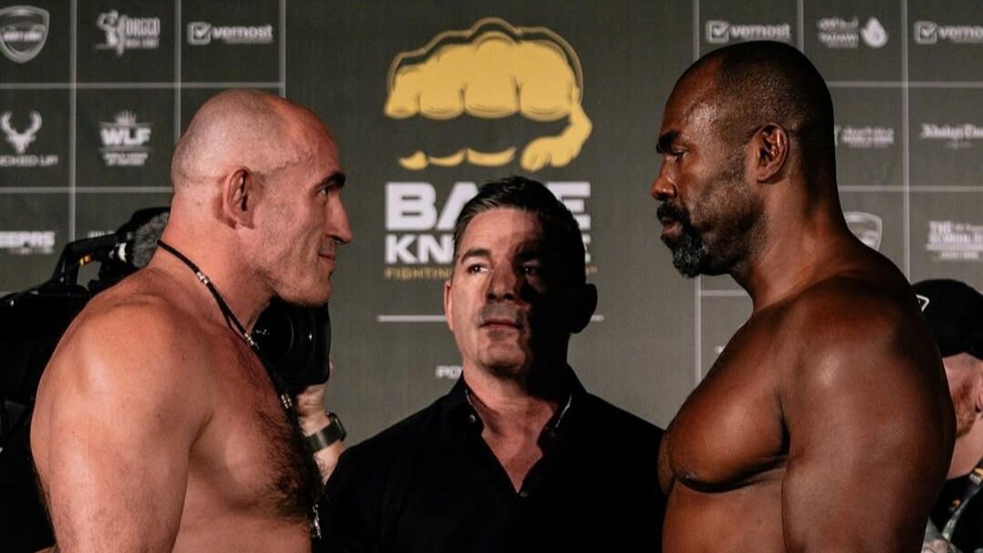 Алексей Олейник перед боем на турнире BKFC в Дубае Алексей Олейник перед боем на турнире BKFC в Дубае - РИА Новости, 1920, 04.04.2025