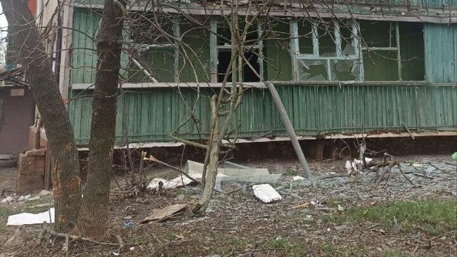 Последствия обстрела со стороны ВСУ центра Горловки