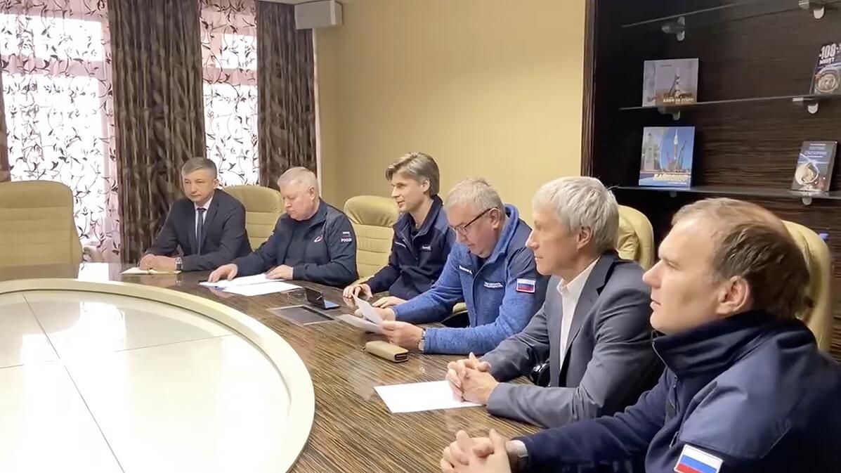 Гендиректор Роскосмоса Дмитрий Баканов во время встречи с представителями NASA на Байконуре. 7 апреля 2025 Гендиректор Роскосмоса Дмитрий Баканов во время встречи с представителями NASA на Байконуре. 7 апреля 2025 - РИА Новости, 1920, 07.04.2025