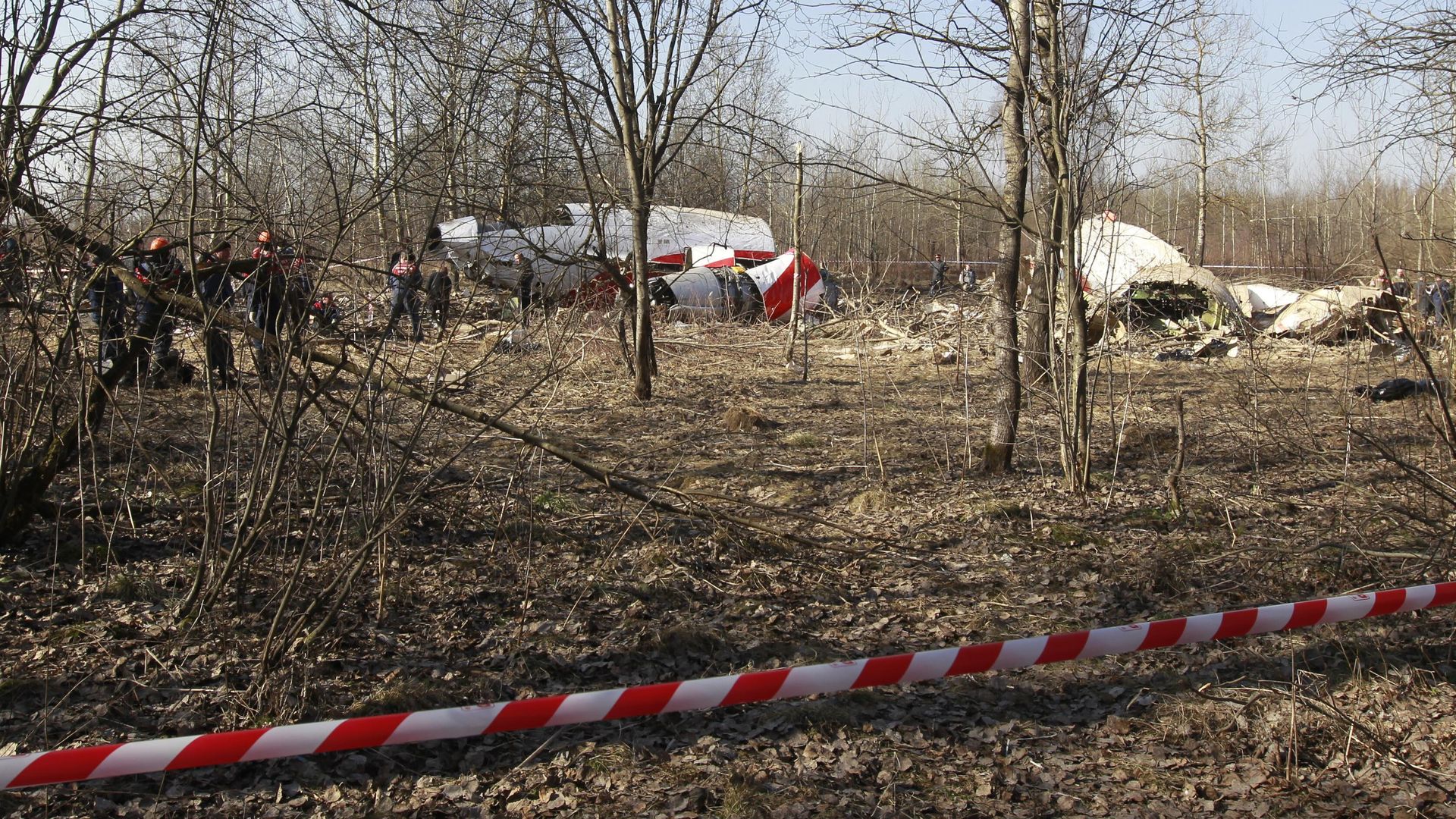 Обломки самолета Ту-154, упавшего в районе Смоленска Обломки самолета Ту-154, упавшего в районе Смоленска - РИА Новости, 1920, 10.04.2025