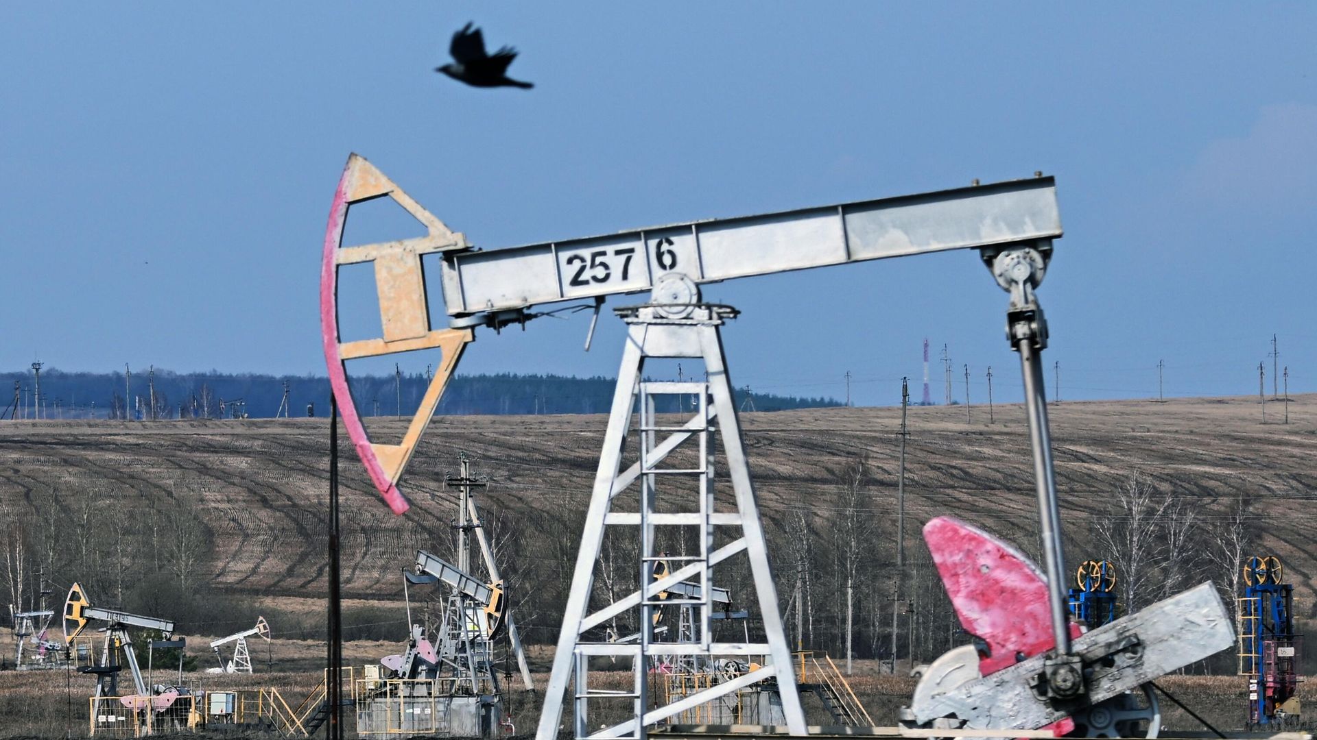 Добыча нефти Добыча нефти - РИА Новости, 1920, 09.03.2026