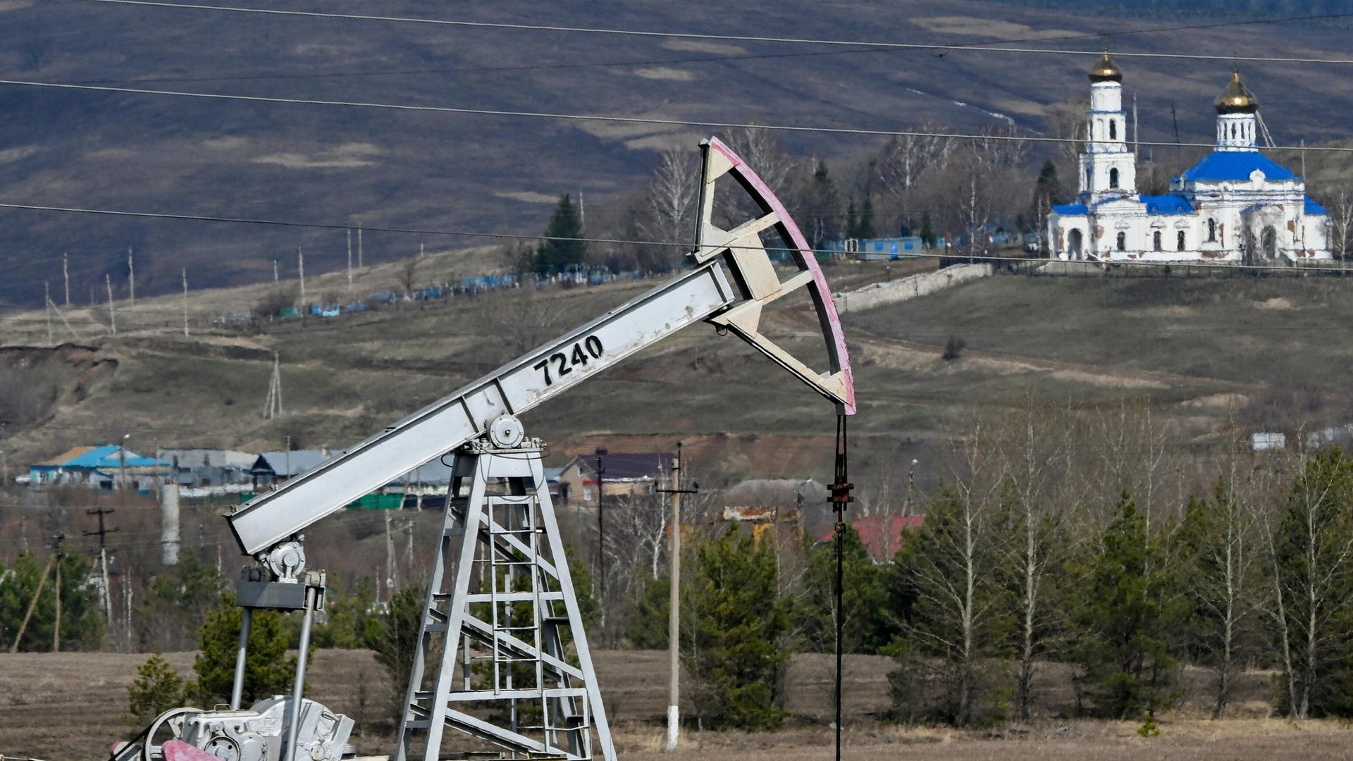 Добыча нефти Добыча нефти - РИА Новости, 1920, 11.07.2025
