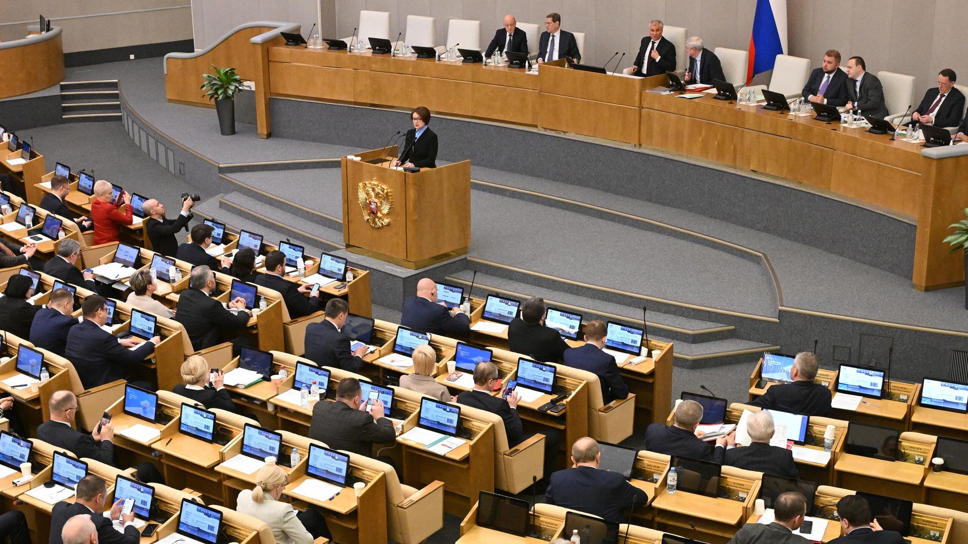Глава ЦБ Эльвира Набиуллина выступает с отчетом в Госдуме. 9 апреля 2025 Глава ЦБ Эльвира Набиуллина выступает с отчетом в Госдуме. 9 апреля 2025 - РИА Новости, 1920, 09.04.2025