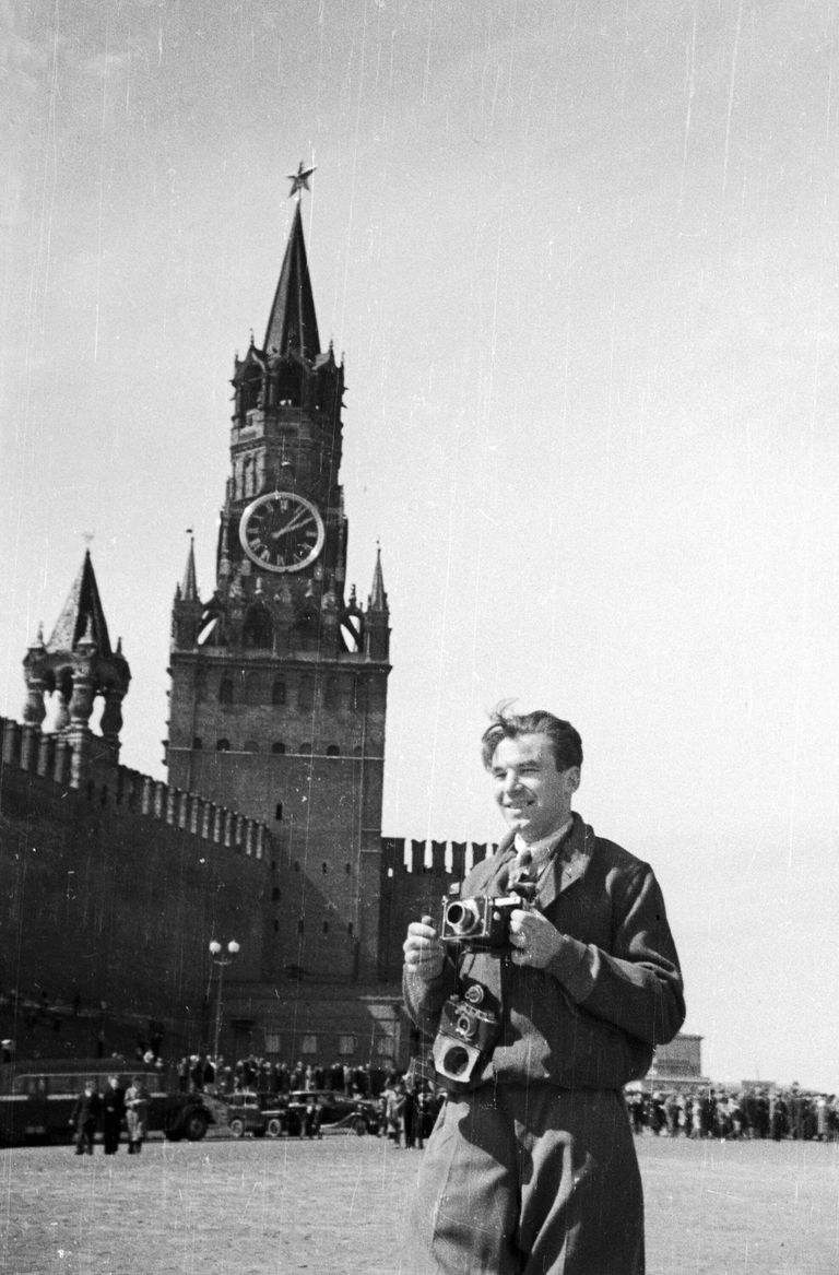 Фоторепортер Александр Красавин на Красной площади в День Победы