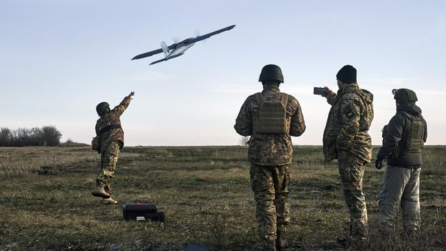 Украинские боевики запускают беспилотник