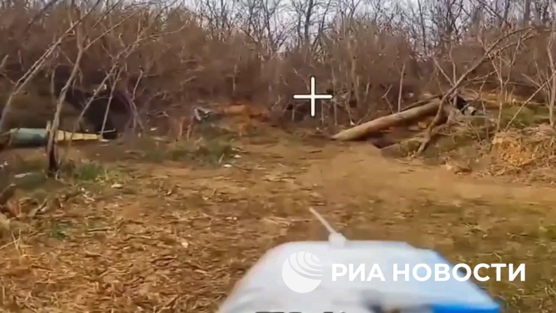 Уничтожение точки группы БПЛА ВСУ на купянском участке фронта в Харьковской области - РИА Новости, 1920, 13.04.2025