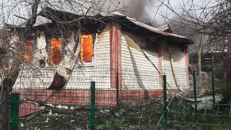 Последствия падения обломков БПЛА в Белгородской области. 13 апреля 2025 Последствия падения обломков БПЛА в Белгородской области. 13 апреля 2025 - РИА Новости, 1920, 13.04.2025