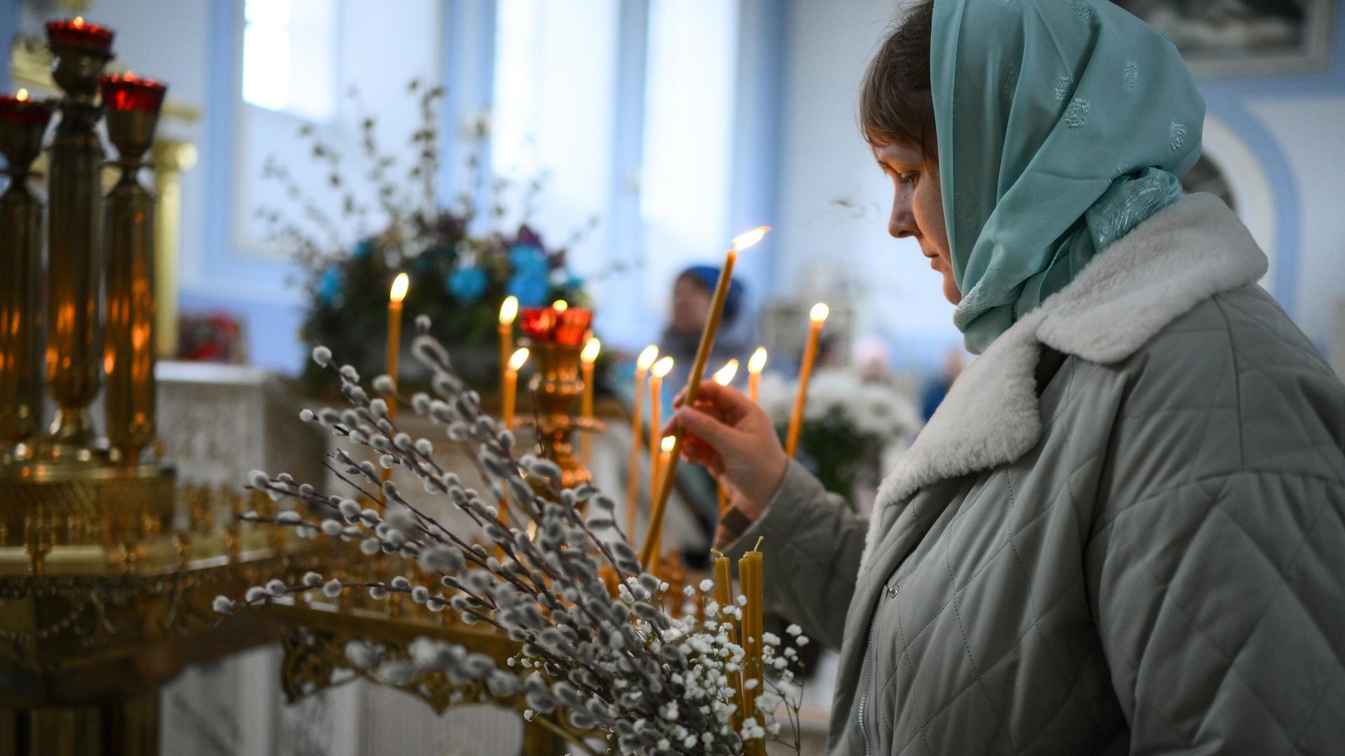 Празднование Вербного воскресенья в церкви Празднование Вербного воскресенья в церкви - РИА Новости, 1920, 01.04.2026