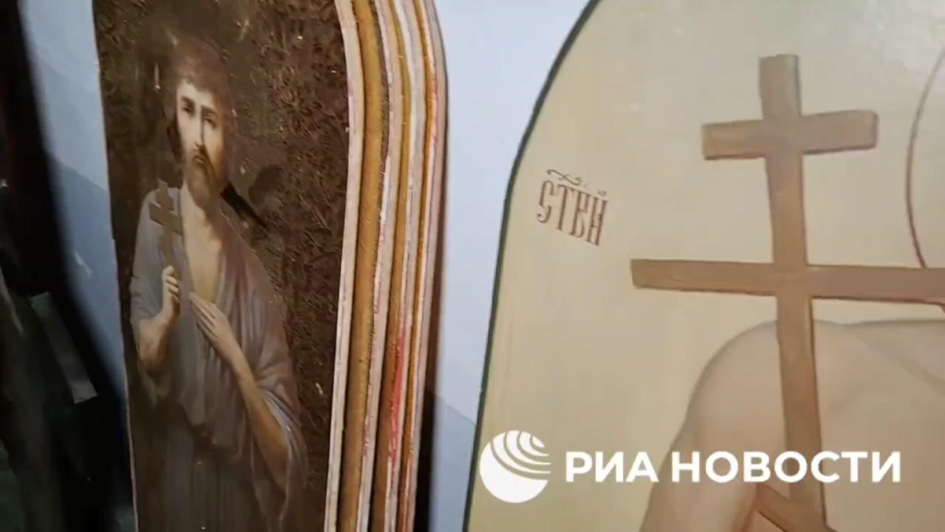 Гагин: российские военнослужащие спасли иконы и церковную атрибутику от военных действий Гагин: российские военнослужащие спасли иконы и церковную атрибутику от военных действий - РИА Новости, 1920, 13.04.2025