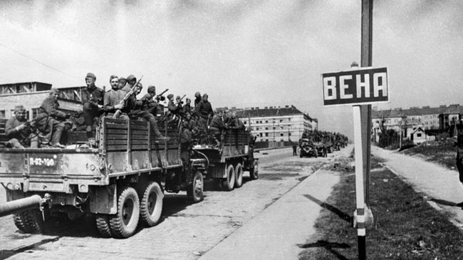Советские войска вступают в Вену