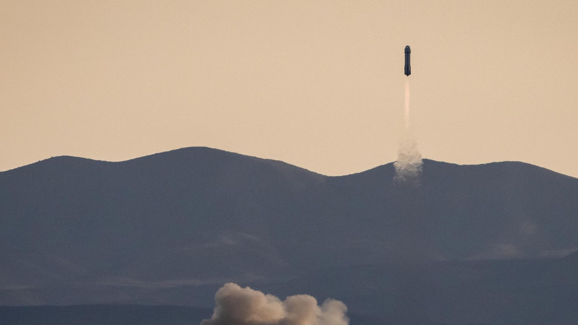 Ракета New Shepard компании Blue Origin стартует с пусковой площадки в Ван-Хорне, штат Техас - РИА Новости, 1920, 14.04.2025