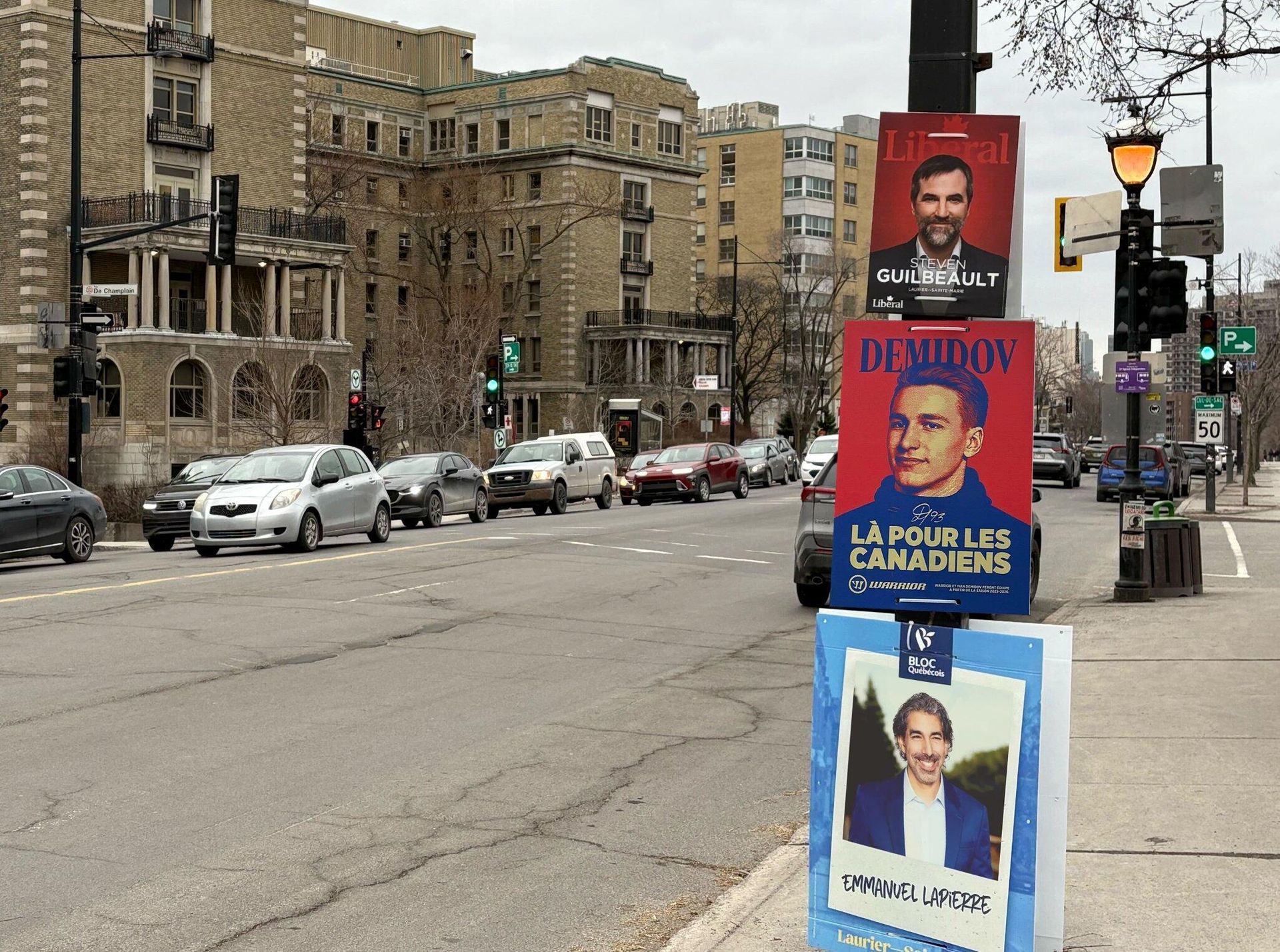 Объявления с фото Ивана Демидова в Монреале Объявления с фото Ивана Демидова в Монреале - РИА Новости, 1920, 15.04.2025