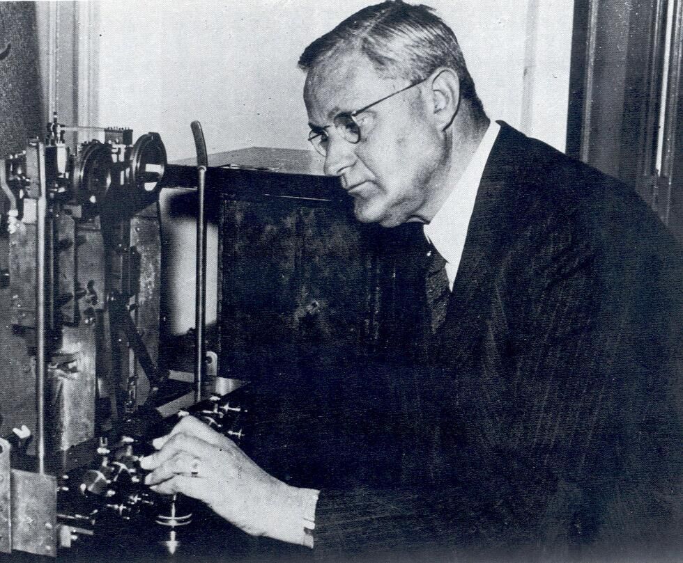 Феликс Андрис Венинг-Мейнес Феликс Андрис Венинг-Мейнес - РИА Новости, 1920, 15.04.2025