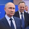 Президент России Владимир Путин во время встречи со студентами МГТУ им. Н.Э Баумана Президент России Владимир Путин во время встречи со студентами МГТУ им. Н.Э Баумана
