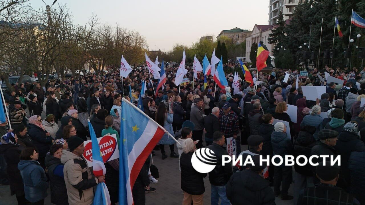 Митинг в поддержку главы Гагаузии Евгении Гуцул в Комрате. 16 апреля 2025 Митинг в поддержку главы Гагаузии Евгении Гуцул в Комрате. 16 апреля 2025 - РИА Новости, 1920, 16.04.2025