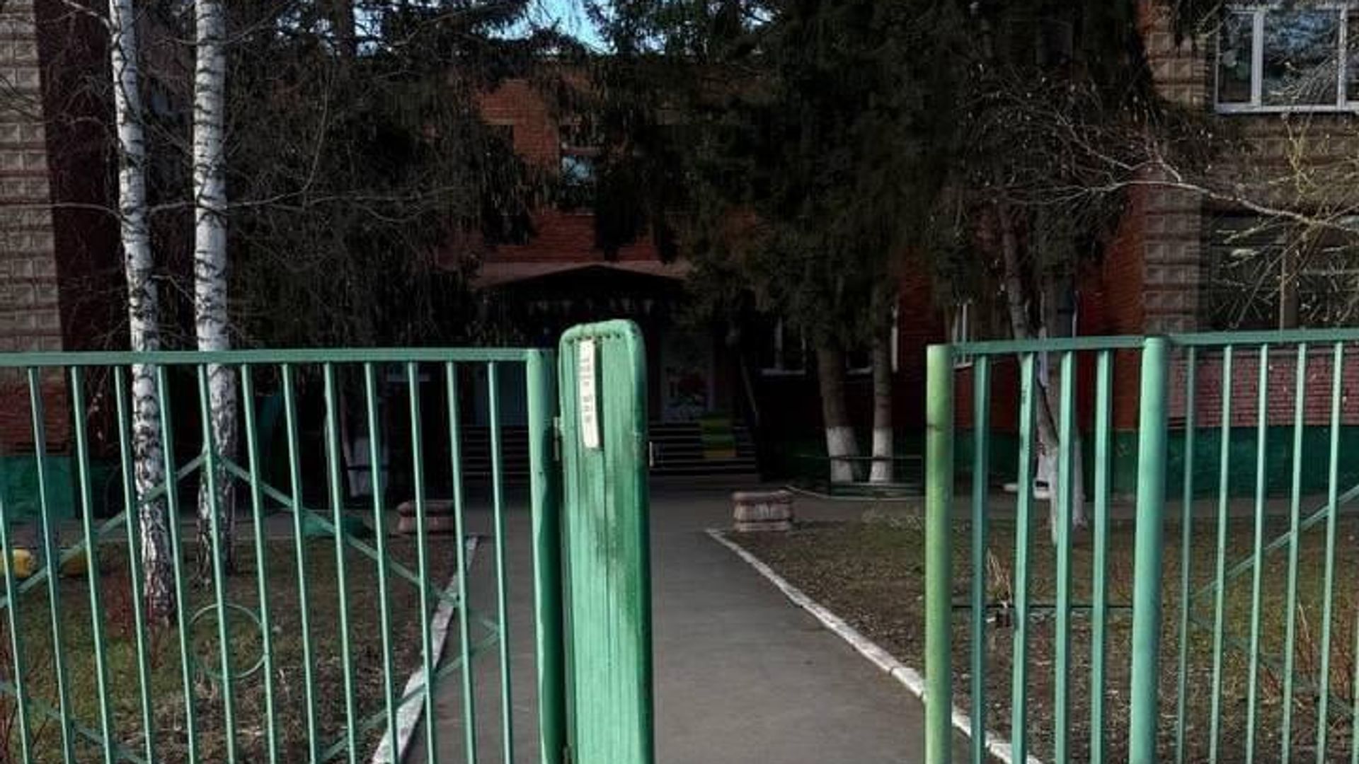 Два воспитанника детского сада в Омске сбежали перед вечерней прогулкой Два воспитанника детского сада в Омске сбежали перед вечерней прогулкой - РИА Новости, 1920, 17.04.2025