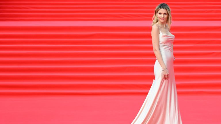 Певица, актриса Евгения Малахова на красной дорожке перед церемонией открытия 47-го Московского международного кинофестиваля Певица, актриса Евгения Малахова на красной дорожке перед церемонией открытия 47-го Московского международного кинофестиваля