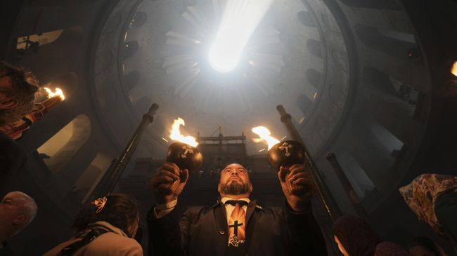 Сошествие Благодатного огня в храме Гроба Господня в Иерусалиме