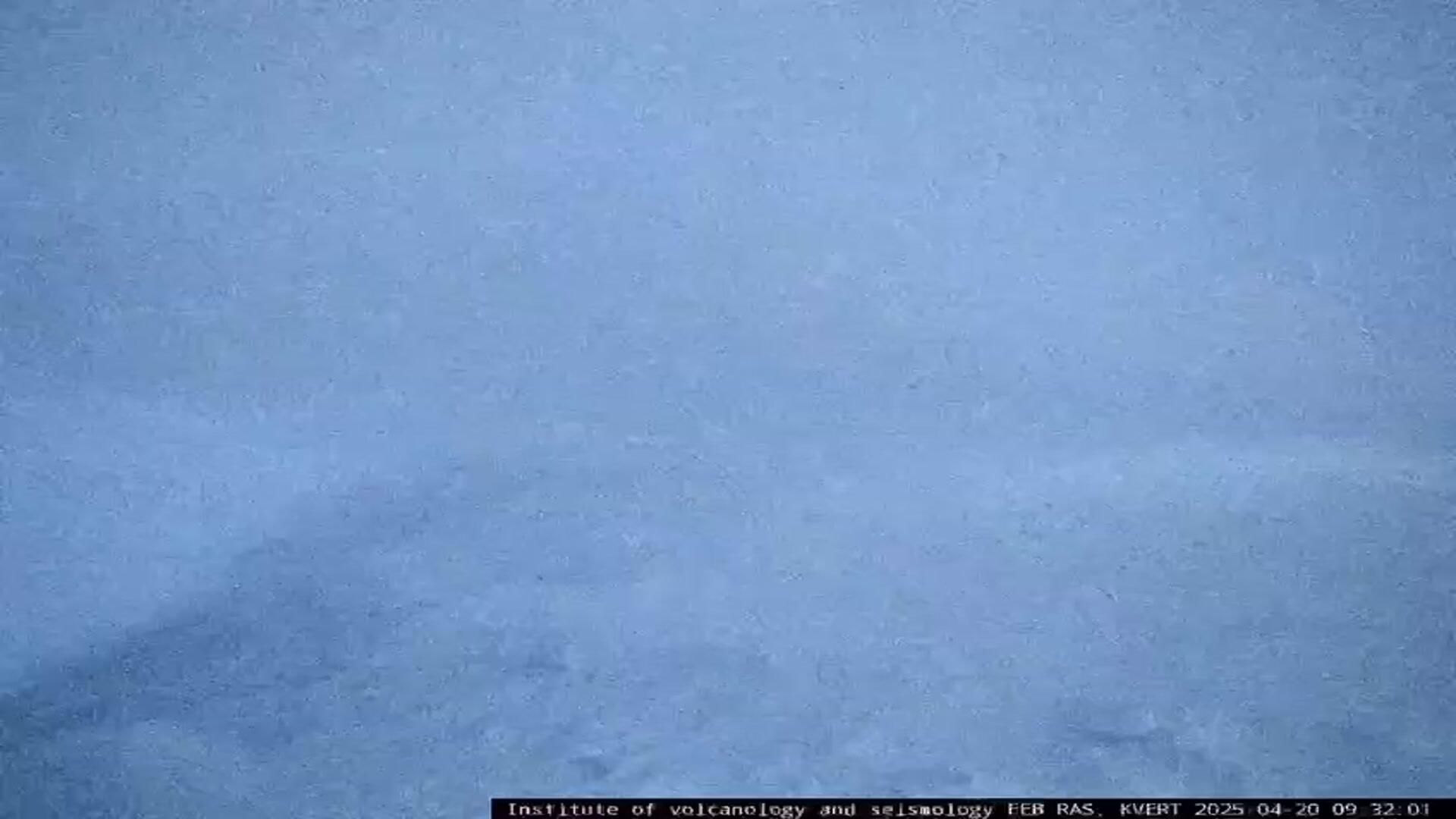 Свечение над вулканом Ключевской на Камчатке Свечение над вулканом Ключевской на Камчатке - РИА Новости, 1920, 21.04.2025