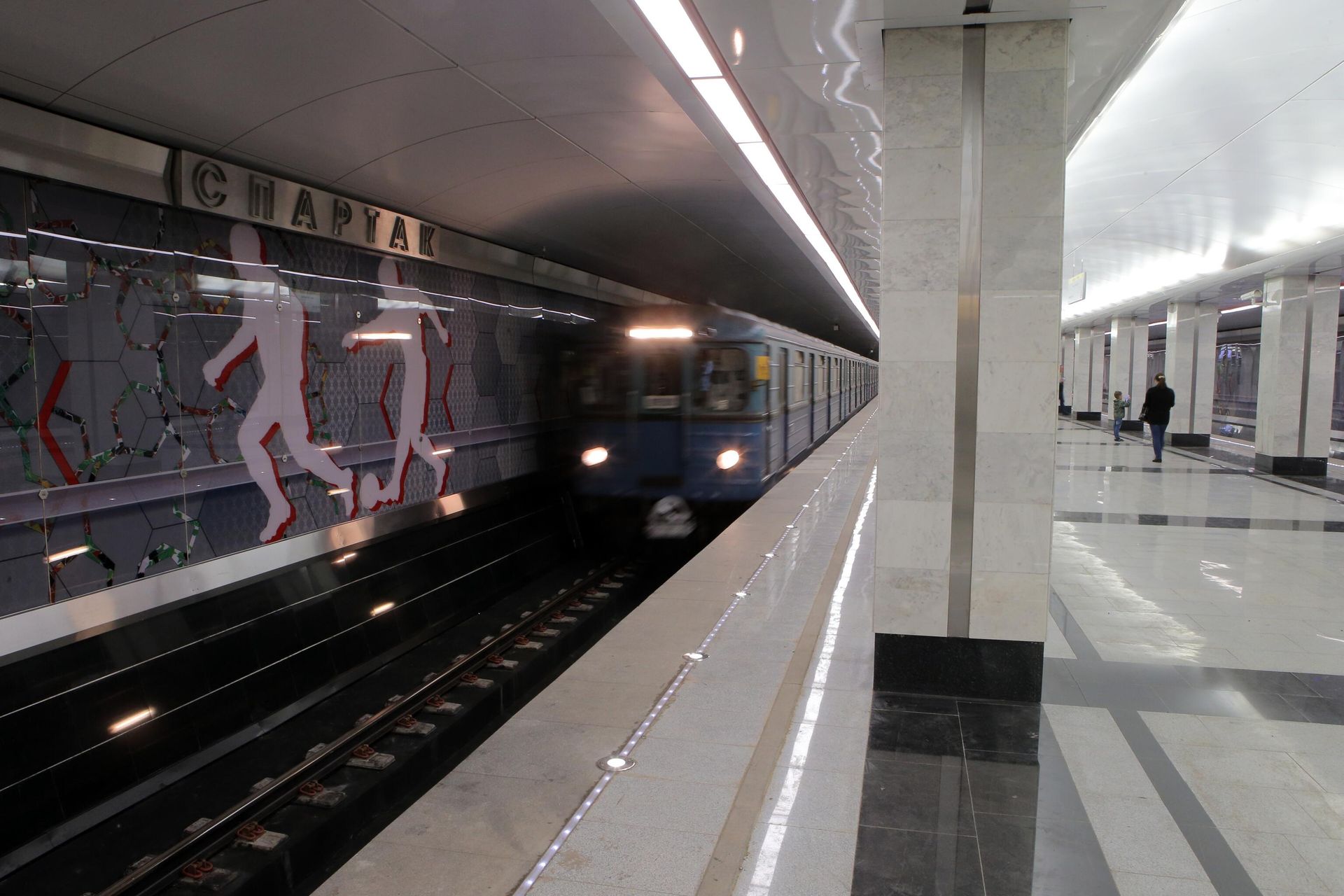 Поезд на станции московского метро Спартак Поезд на станции московского метро Спартак - РИА Новости, 1920, 21.04.2025