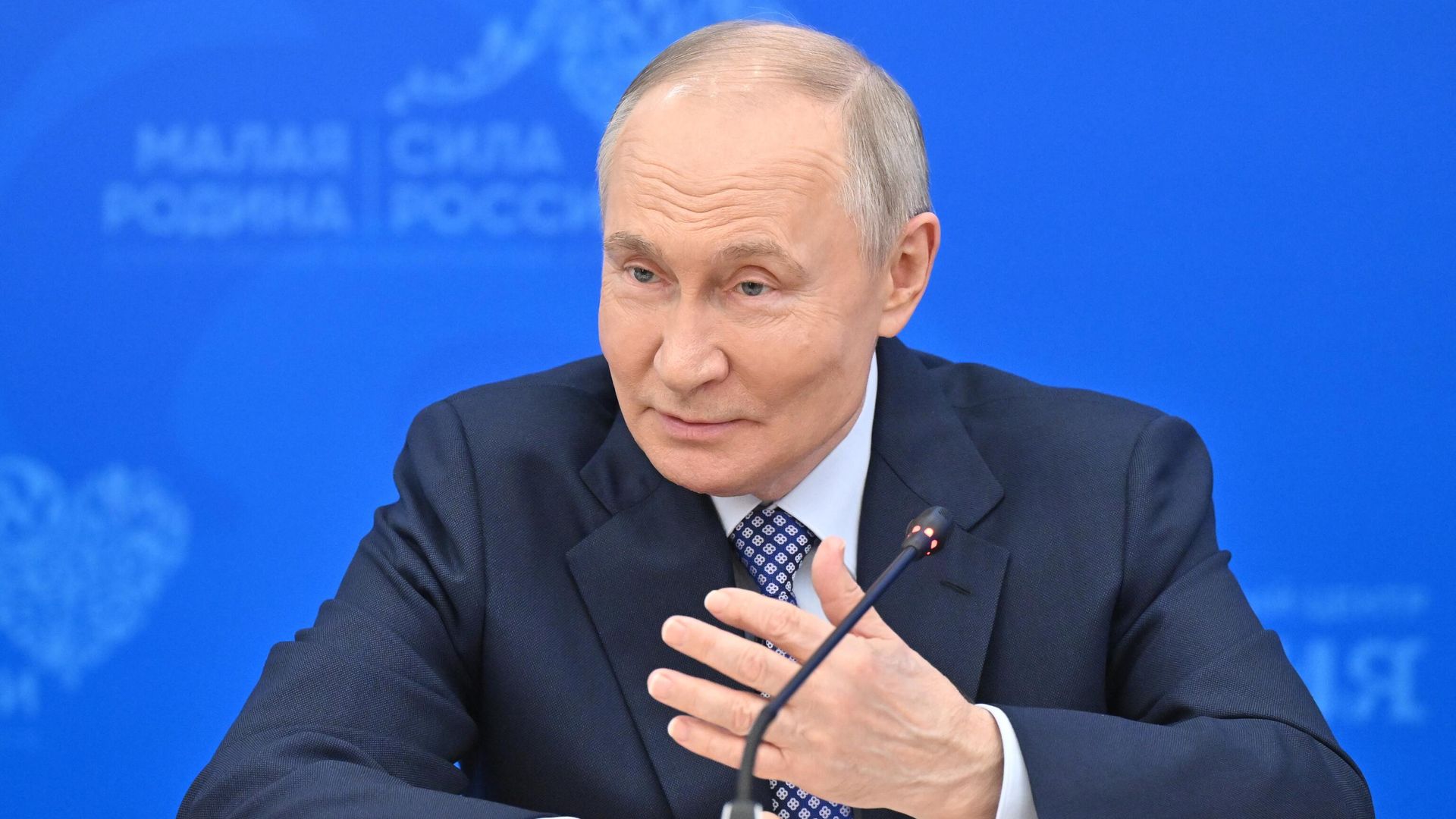 Президент РФ Владимир Путин Президент РФ Владимир Путин - РИА Новости, 1920, 21.04.2025
