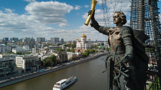 Памятник В ознаменование 300-летия российского флота (Петру I)