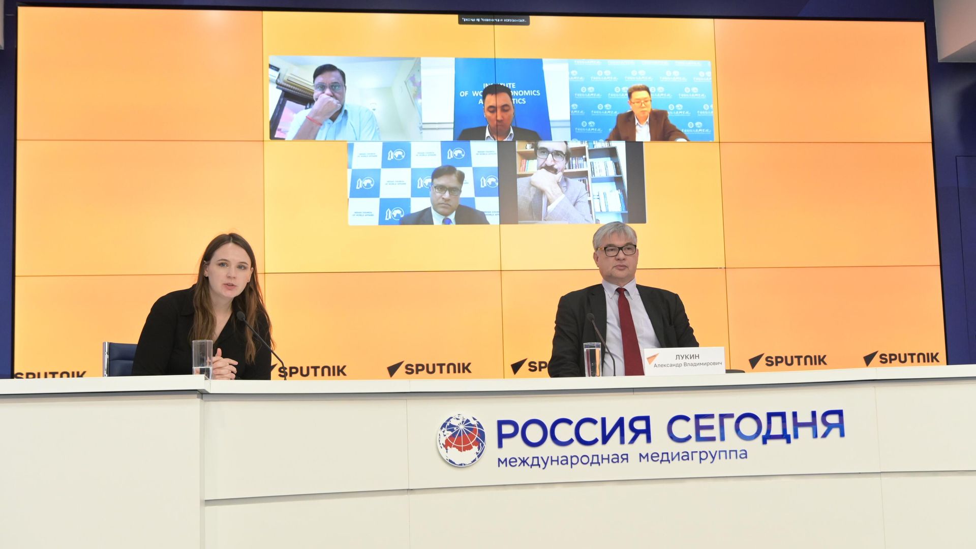 Круглый стол на тему: Роль ШОС в новых геополитических реалиях - РИА Новости, 1920, 22.04.2025