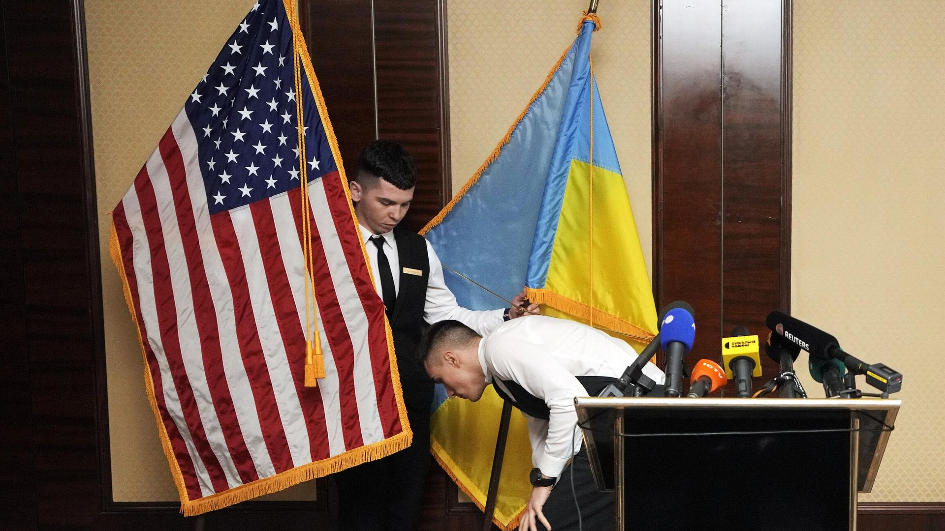 Флаги США и Украины - РИА Новости, 1920, 28.04.2026