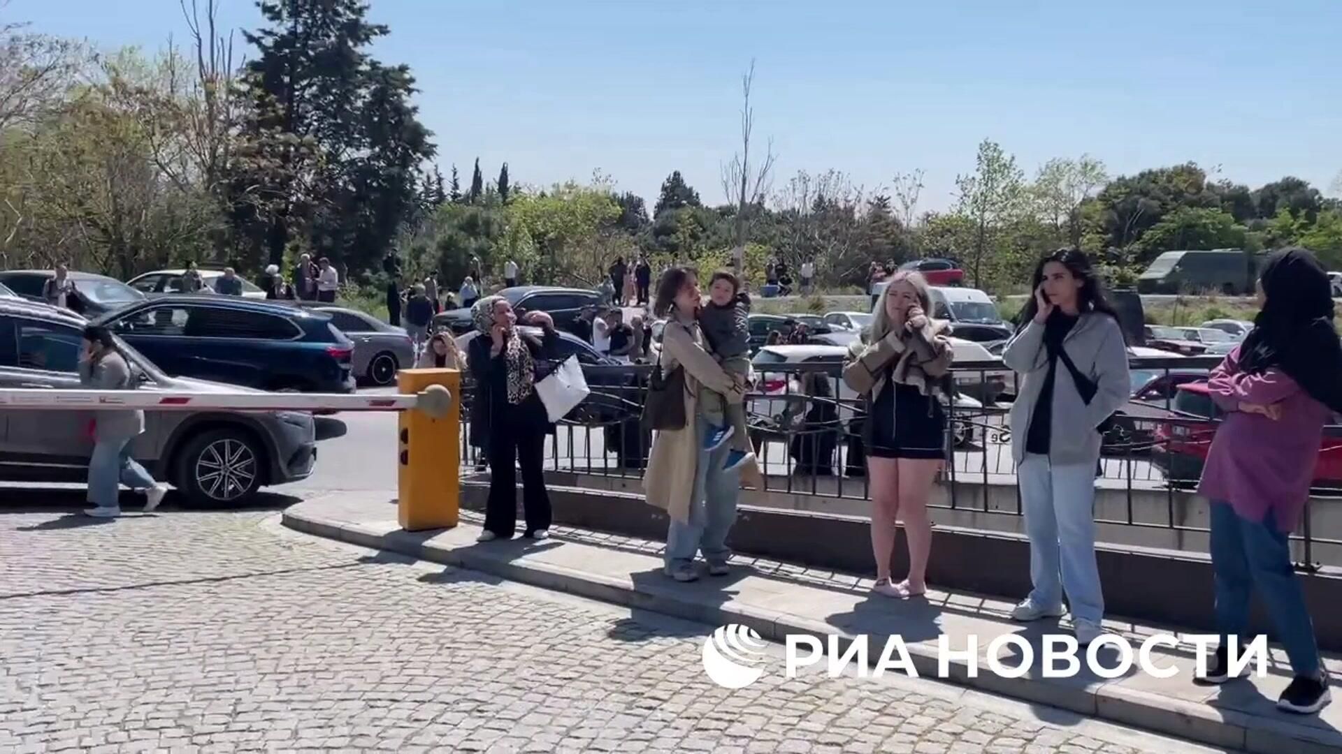 Обстановка в Стамбуле после землетрясения Обстановка в Стамбуле после землетрясения - РИА Новости, 1920, 23.04.2025
