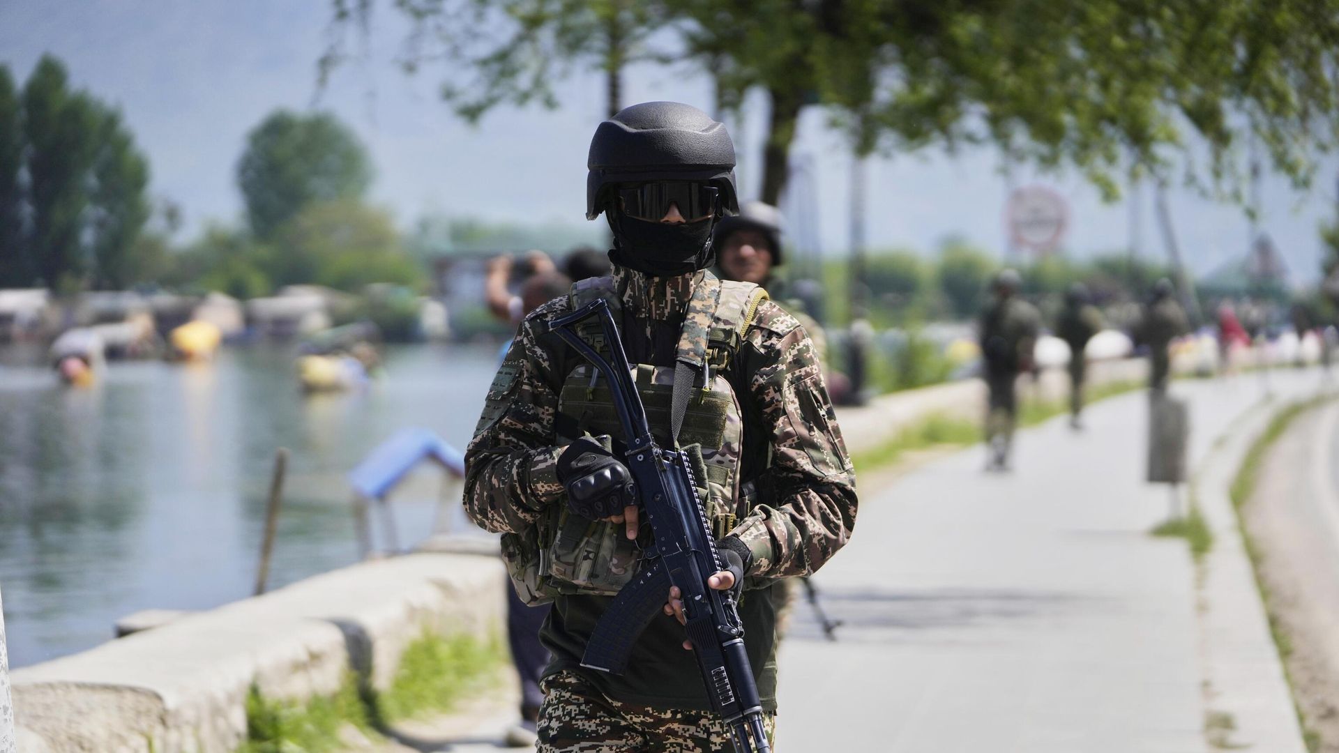 Индийские военные в Шринагаре. 24 апреля 2025 Индийские военные в Шринагаре. 24 апреля 2025 - РИА Новости, 1920, 24.04.2025