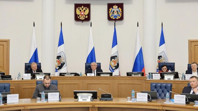 Депутаты поддержали инициативу о присвоении городу Холм и селу Комарово почетных званий Новгородской области