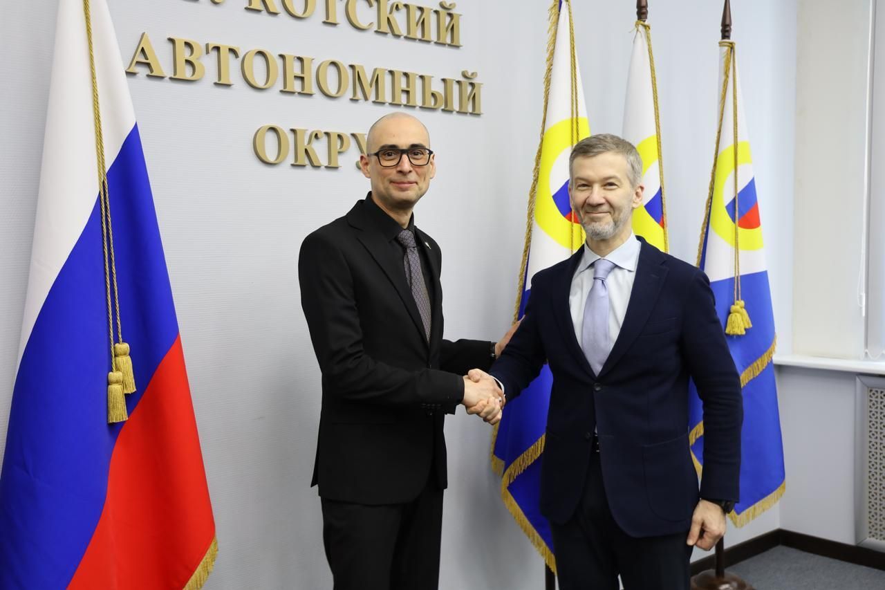 Губернатор Чукотского автономного округа Владислав Кузнецов и Чрезвычайный и Полномочный Посол Мексиканских Соединенных Штатов в РФ Его Превосходительство Эдуардо Вильегас Мехиас - РИА Новости, 1920, 24.04.2025