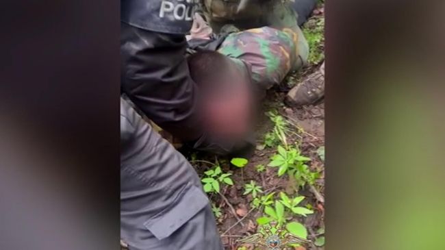 Кадры задержания подозреваемого в убийстве полицейского в Ленинградской области