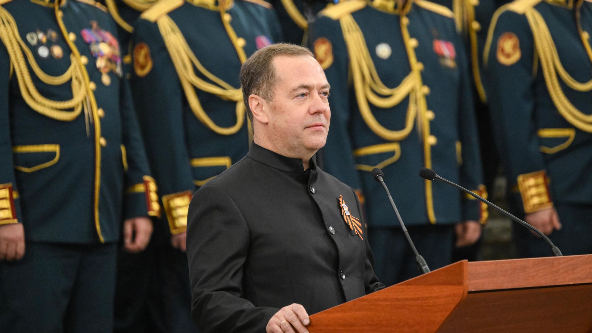Зампред Совета безопасности РФ Дмитрий Медведев Зампред Совета безопасности РФ Дмитрий Медведев - РИА Новости, 1920, 25.04.2025