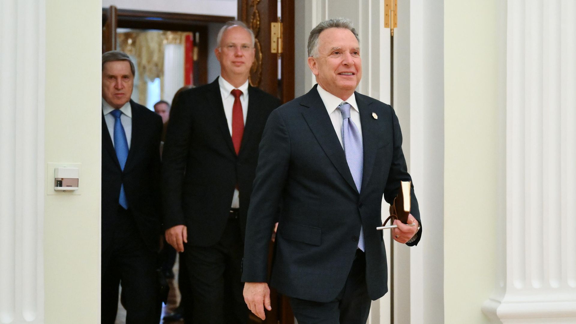Спецпосланник президента США по Ближнему Востоку Стивен Уиткофф перед началом встречи с президентом России Владимиром Путиным - РИА Новости, 1920, 25.04.2025