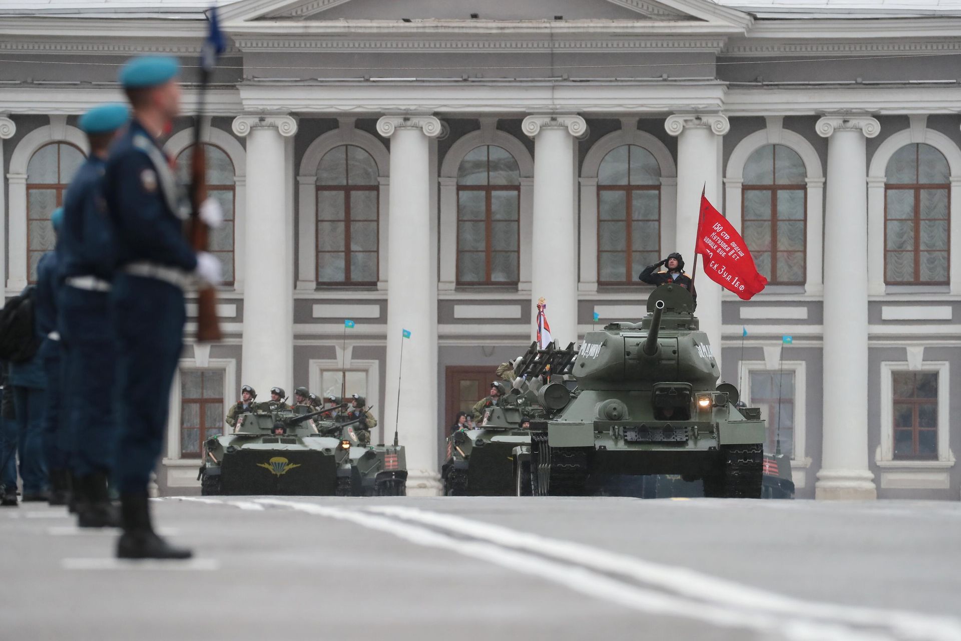 Военнослужащие на военном параде в Туле - РИА Новости, 1920, 25.04.2025
