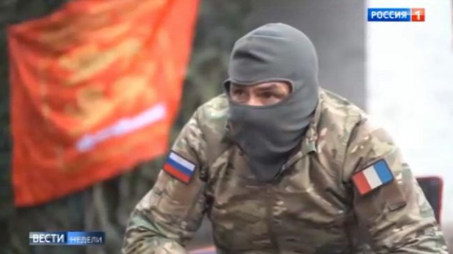 Фрагмент репортажа о французских добровольцах в Донбассе из программы Вести недели на России 1