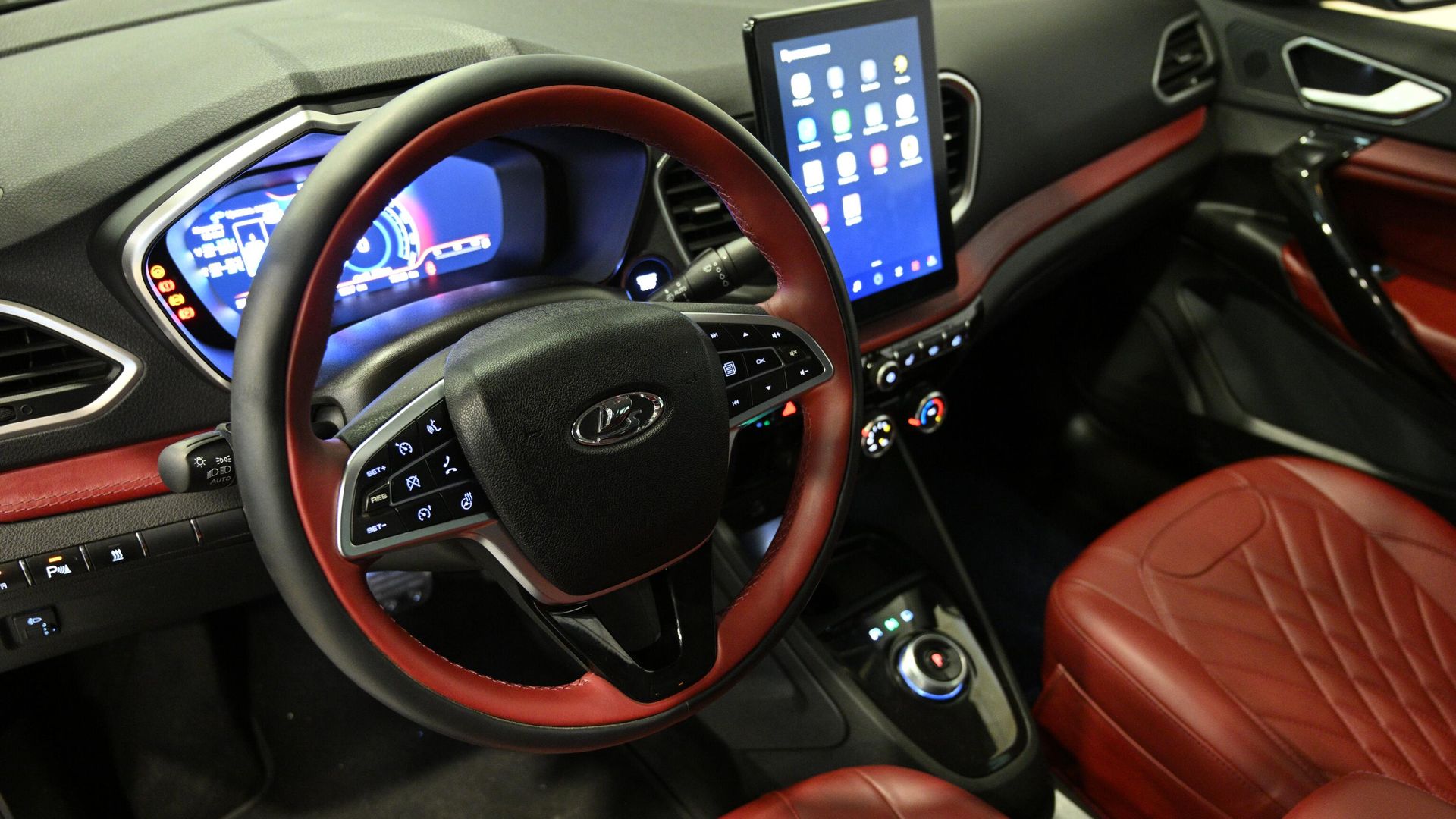 Прототип электромобиля Lada e-Aura на специализированной выставке Российская неделя общественного транспорта и городской мобильности в Экспоцентре - РИА Новости, 1920, 25.12.2025