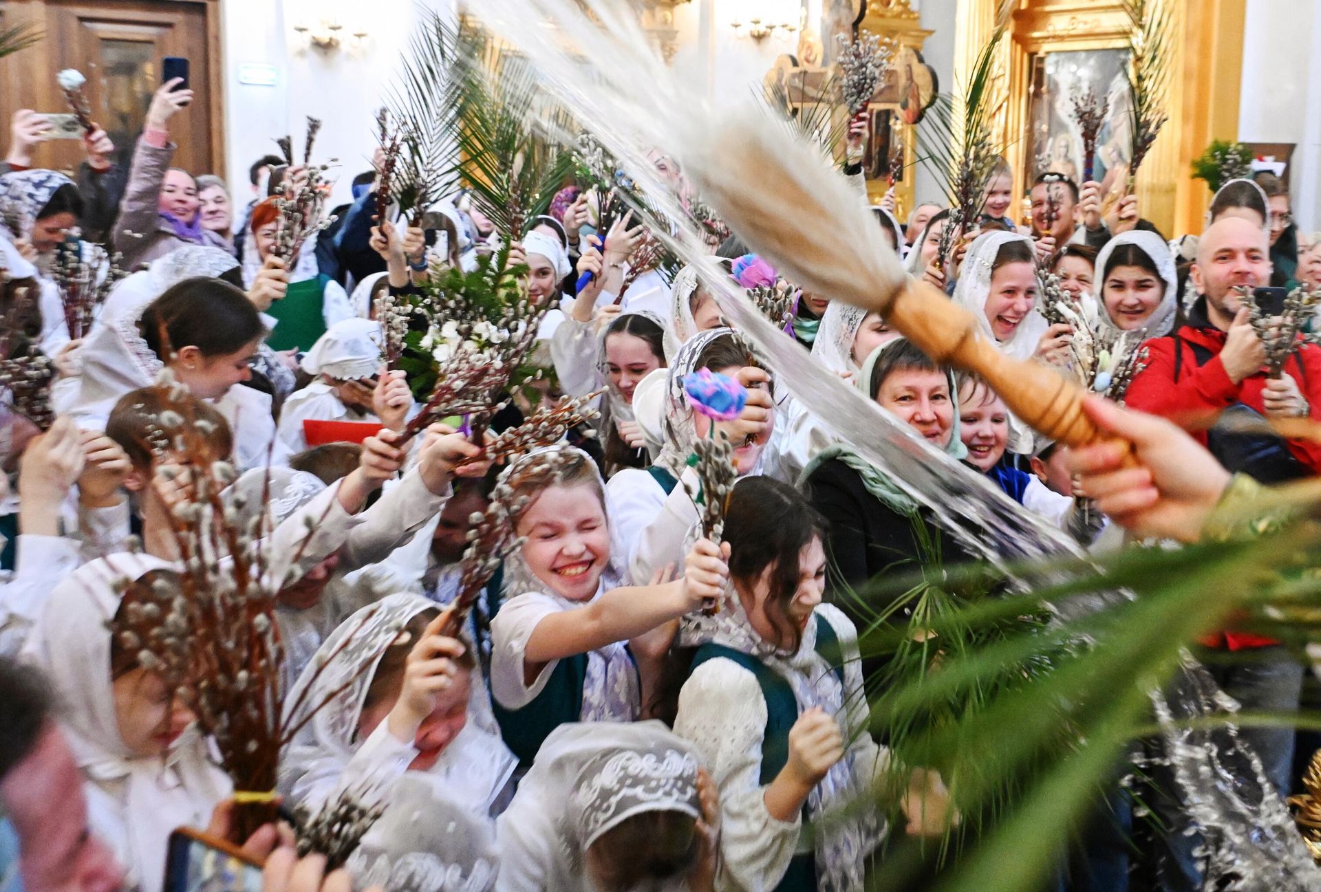 Освящение вербы в соборе Казанской иконы Божией Матери в Вербное воскресенье - РИА Новости, 1920, 23.03.2026
