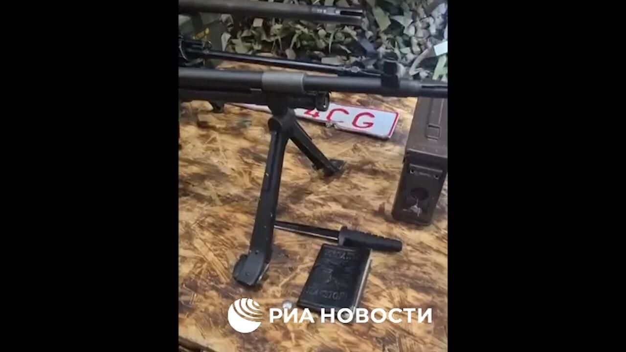 Шлем с шевроном капеллана США, поддерживавшего Правый сектор*, нашли под Горналем Шлем с шевроном капеллана США, поддерживавшего Правый сектор*, нашли под Горналем - РИА Новости, 1920, 30.04.2025