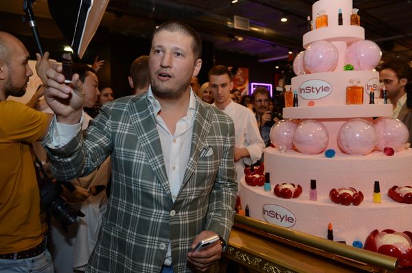 Ренат Агзамов на открытии Beauty Bar в ЦУМе в Москве Ренат Агзамов на открытии Beauty Bar в ЦУМе в Москве