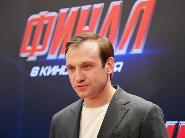 Актер Михаил Тройник на премьере фильма Финал режиссеров Владимира Преснякова, Олега Преснякова и Петра Зеленова в Москве Актер Михаил Тройник на премьере фильма Финал режиссеров Владимира Преснякова, Олега Преснякова и Петра Зеленова в Москве