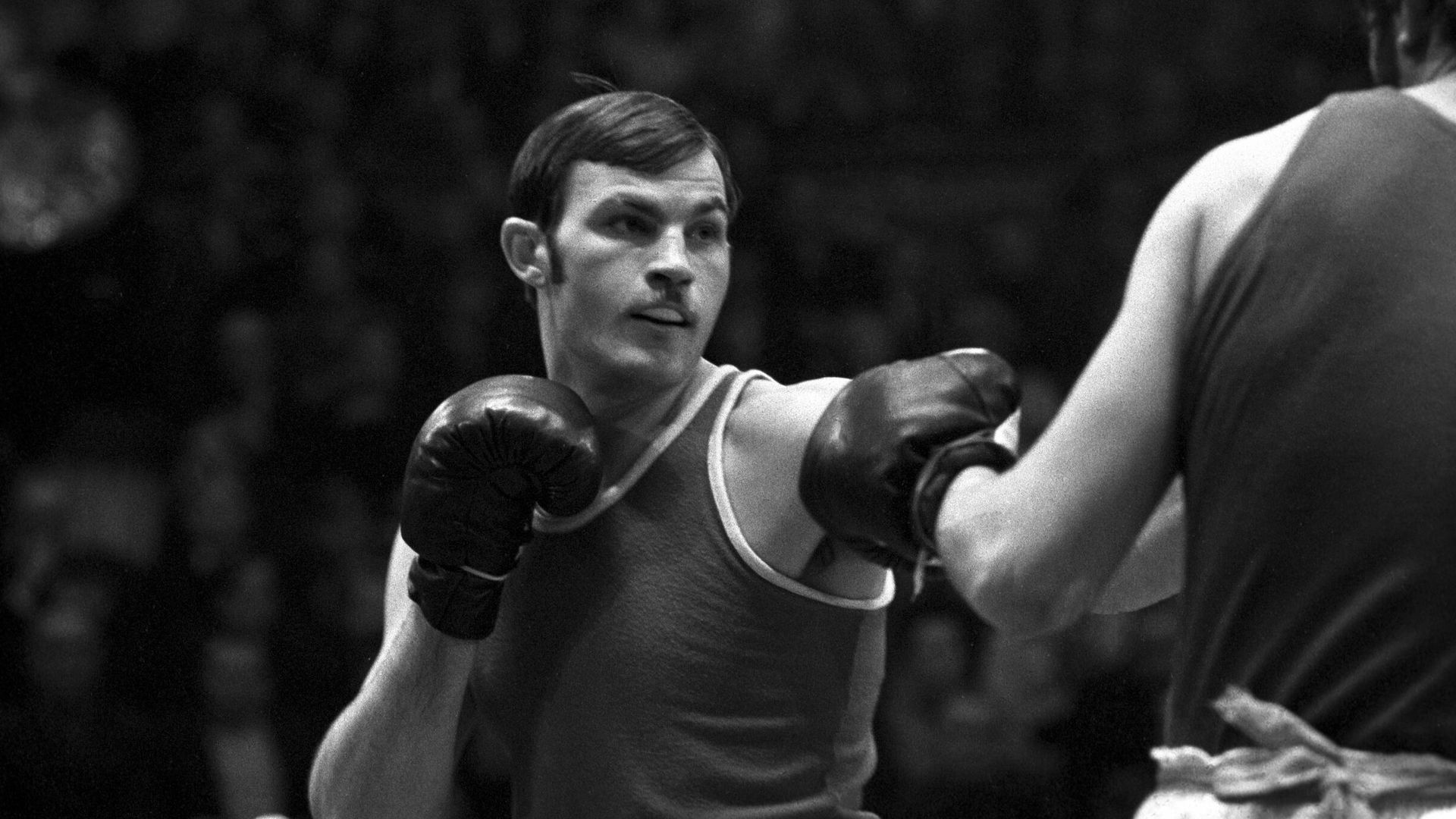 Боксер Вячеслав Лемешев во время боя Боксер Вячеслав Лемешев во время боя - РИА Новости, 1920, 06.06.2025