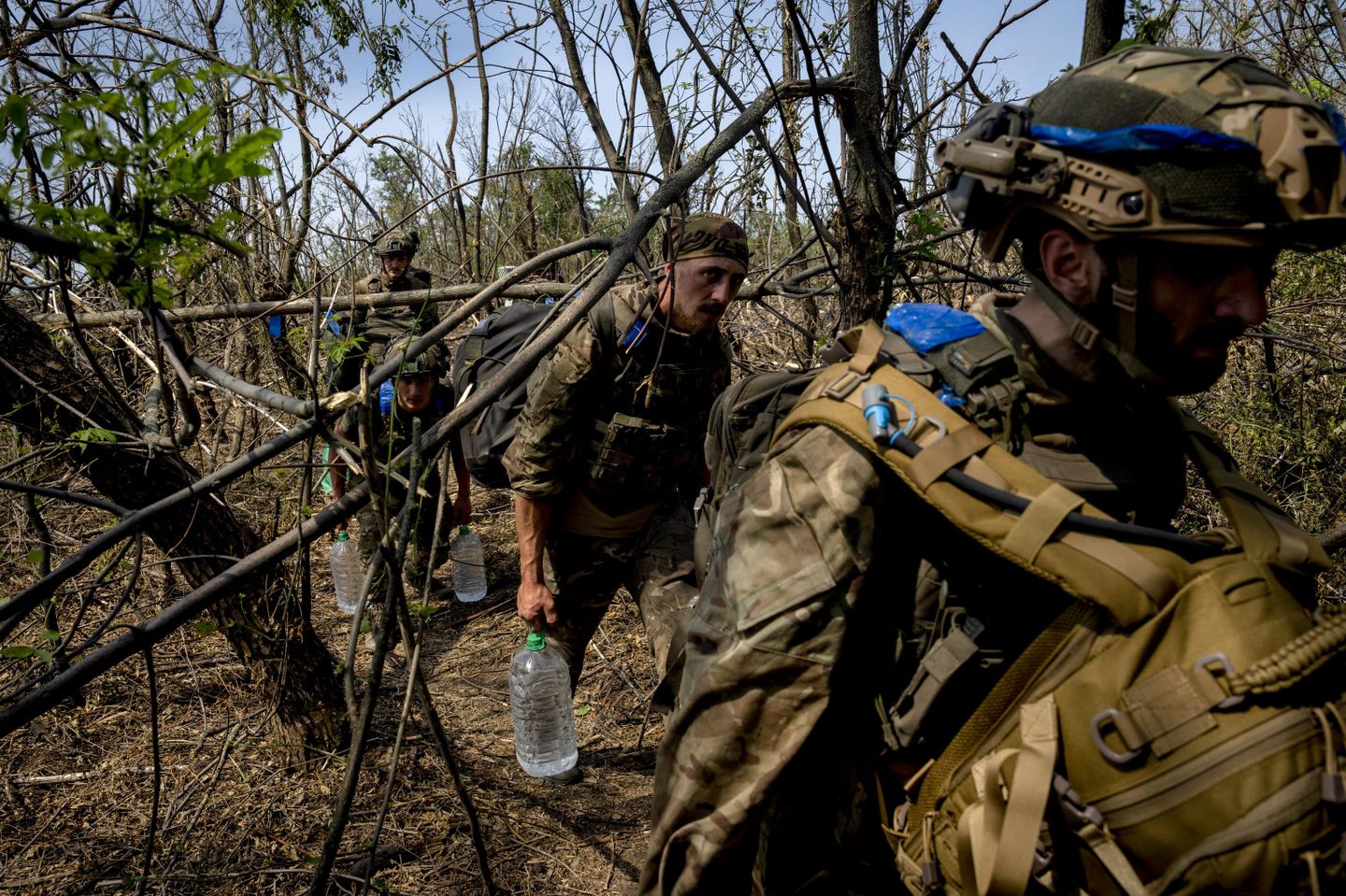 Украинские военнослужащие Украинские военнослужащие