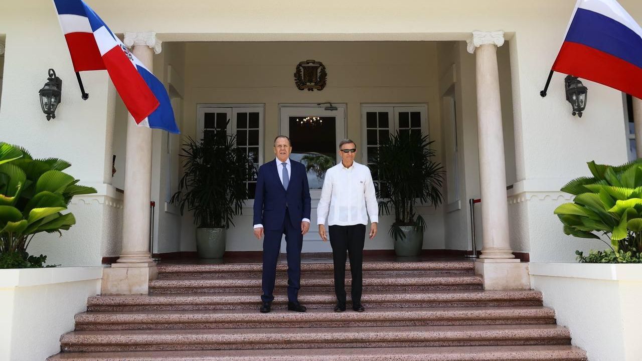 Министр иностранных дел РФ Сергей Лавров и глава МИД Доминиканской республики Роберто Альварес во время встречи в Санто-Доминго. 30 апреля 2025 - РИА Новости, 1920, 30.04.2025