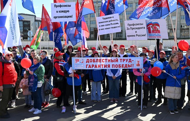Профсоюзный первомайский митинг в Красноярске Профсоюзный первомайский митинг в Красноярске